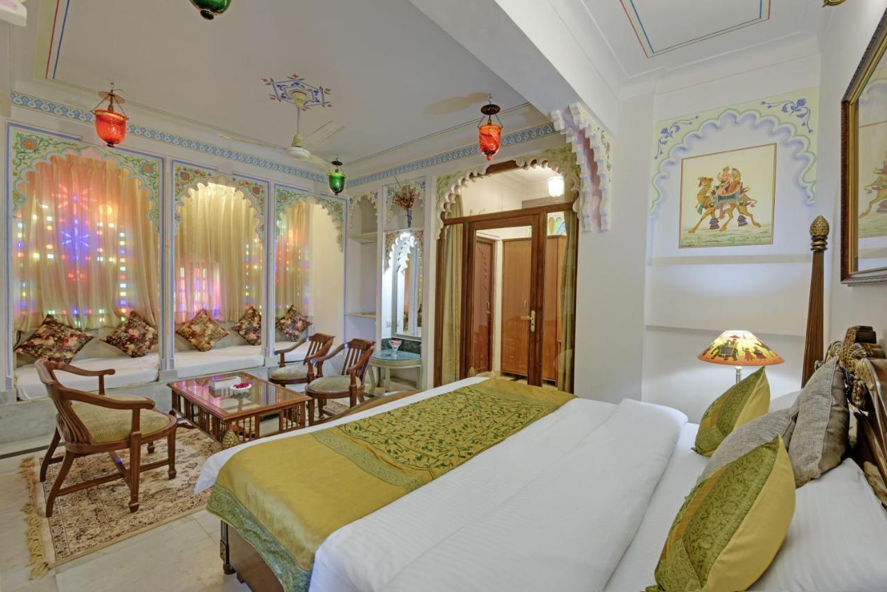 Hotel Raj Palace Udaipur Eksteriør bilde