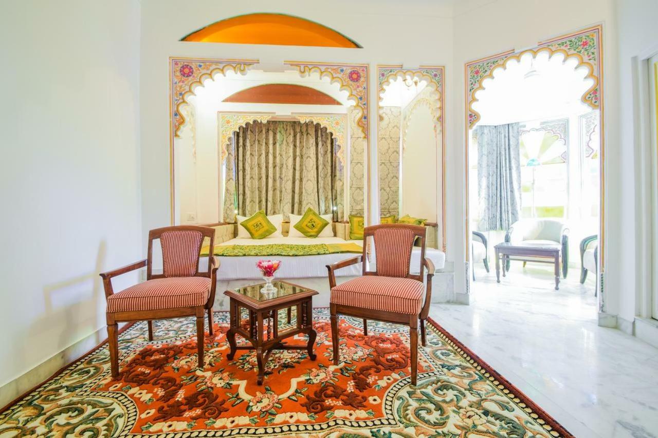 Hotel Raj Palace Udaipur Eksteriør bilde